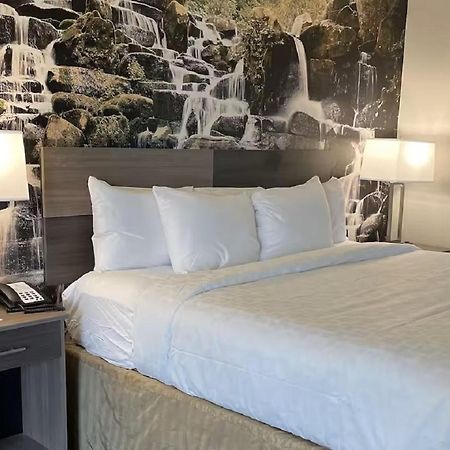 Clarion Pointe South Boston - Danville East Ngoại thất bức ảnh