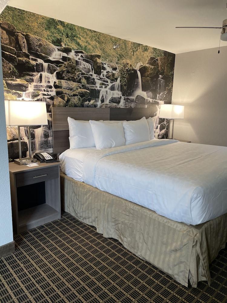 Clarion Pointe South Boston - Danville East Ngoại thất bức ảnh