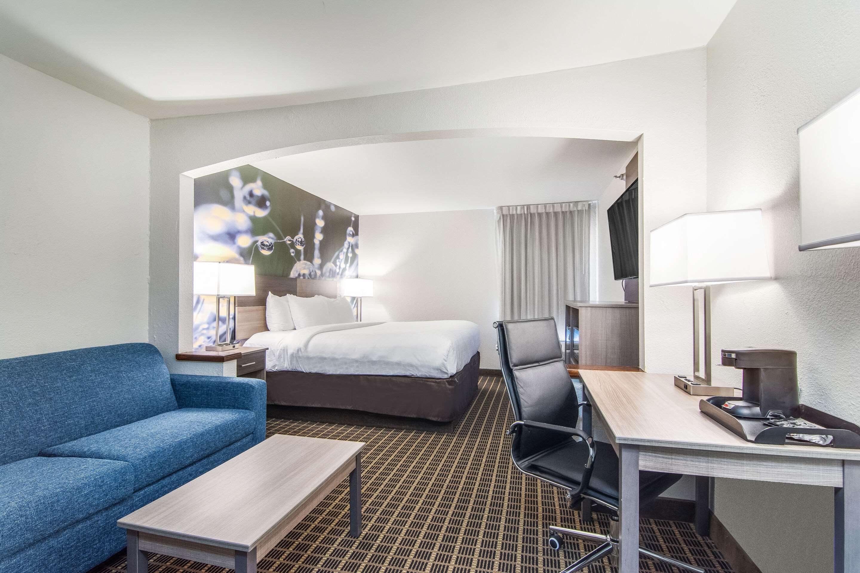 Clarion Pointe South Boston - Danville East Ngoại thất bức ảnh