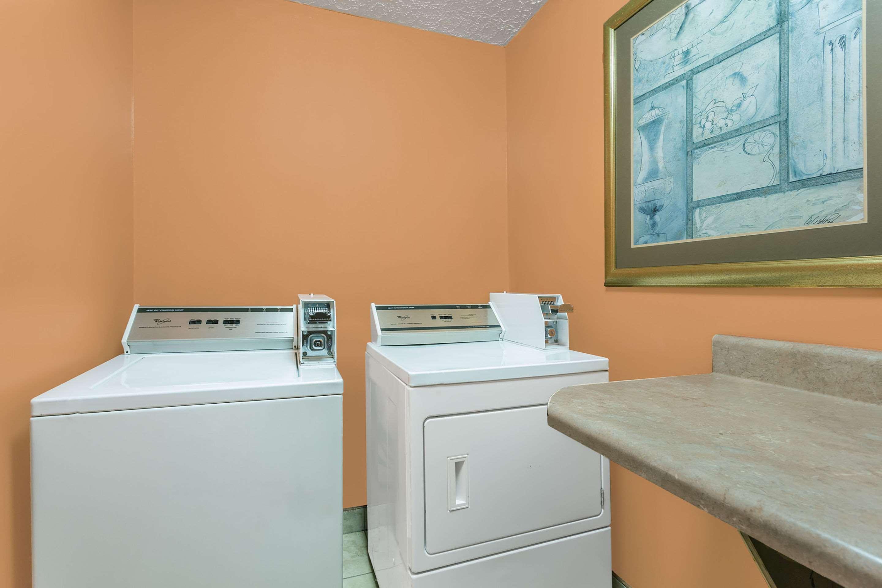 Clarion Pointe South Boston - Danville East Ngoại thất bức ảnh
