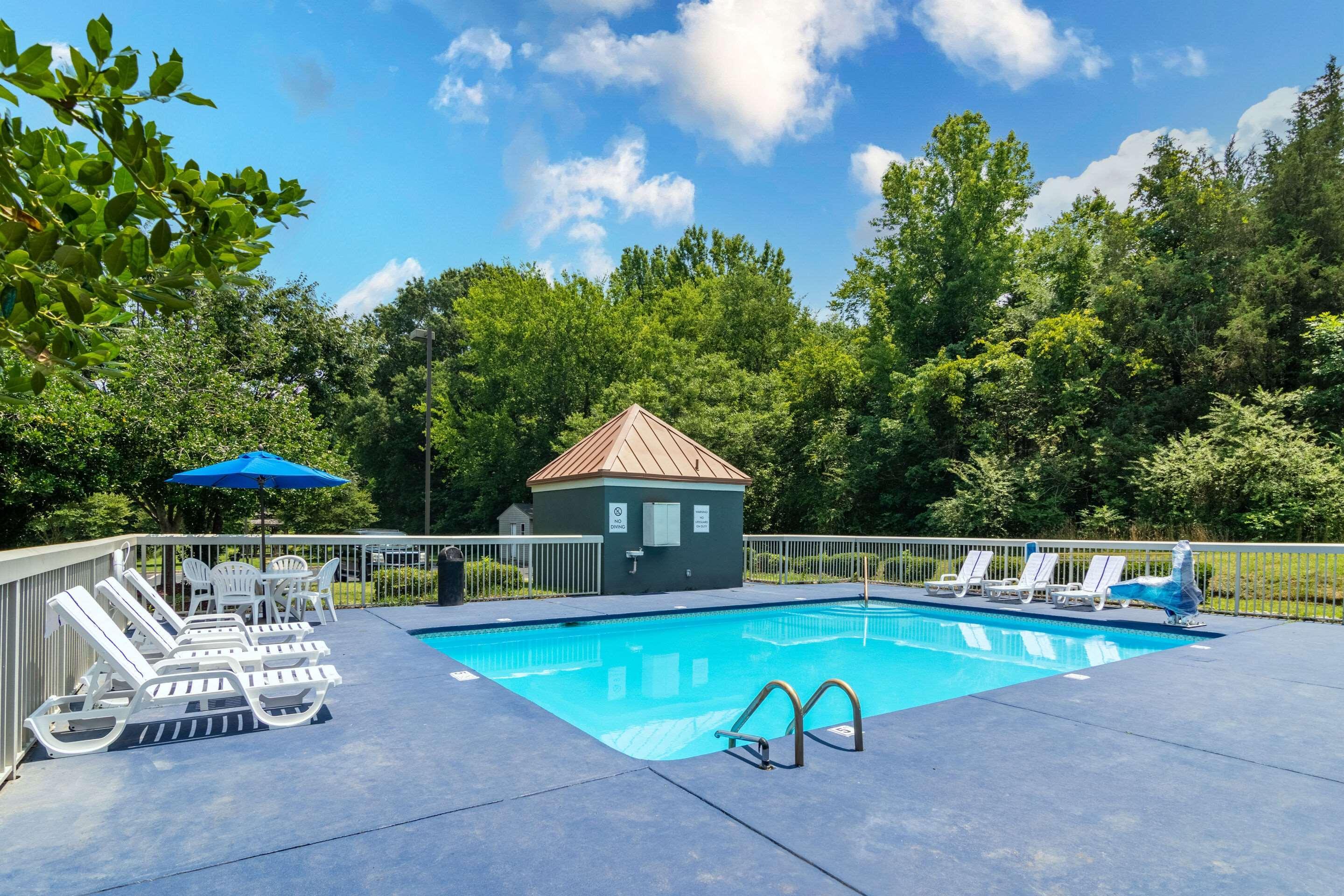 Clarion Pointe South Boston - Danville East Ngoại thất bức ảnh