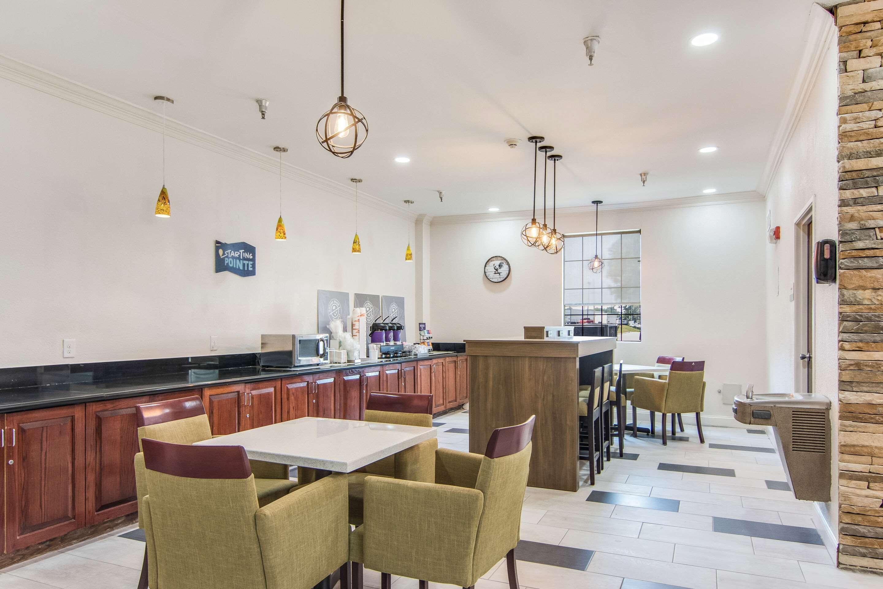 Clarion Pointe South Boston - Danville East Ngoại thất bức ảnh