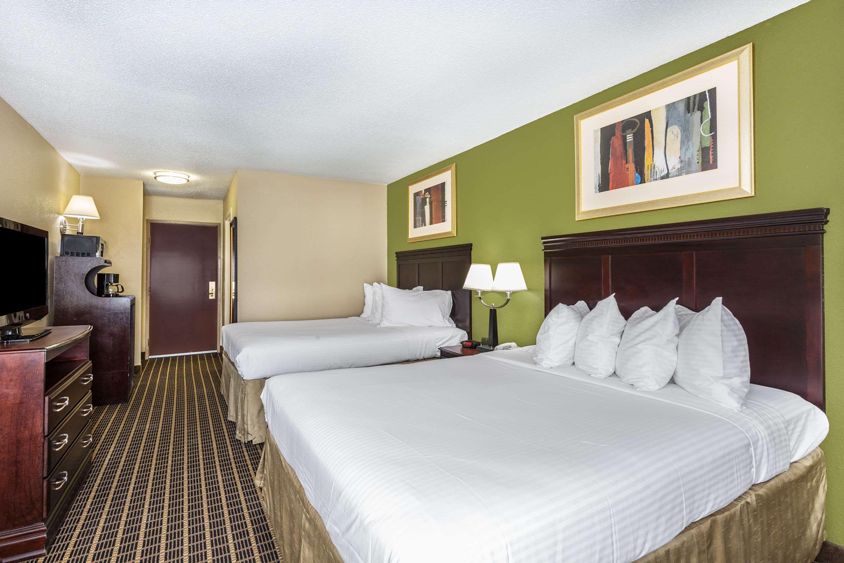 Clarion Pointe South Boston - Danville East Ngoại thất bức ảnh