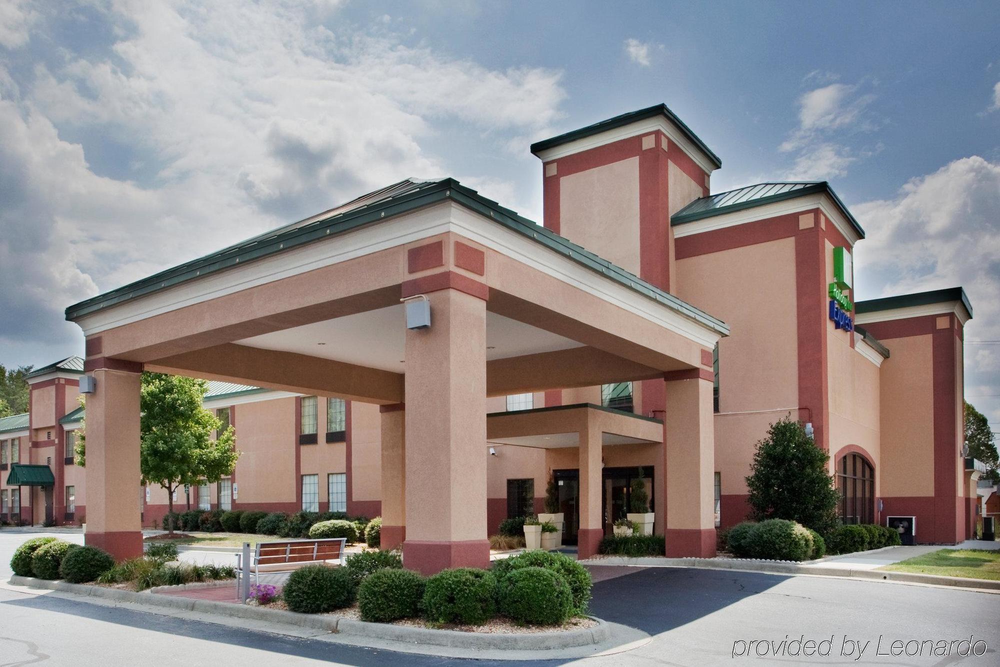 Clarion Pointe South Boston - Danville East Ngoại thất bức ảnh